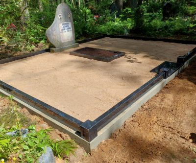 Četrvietīgā kapu sēta (nožogojums)