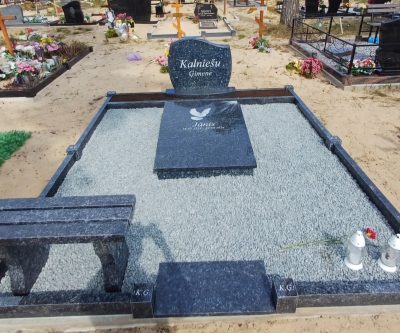 Divvietīgā kapu sēta (nožogojums).